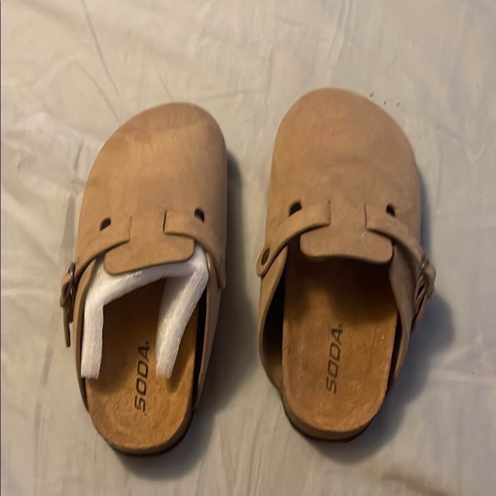 SODA Tan Slip-On Clog size 7